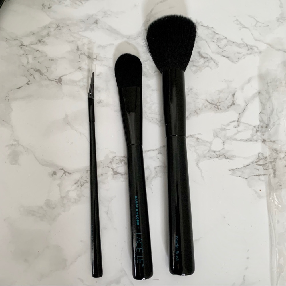 Makeup brushes